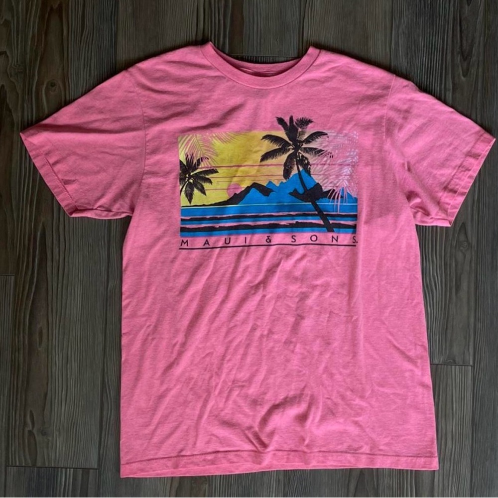 Maui and Sons pink t-shirt